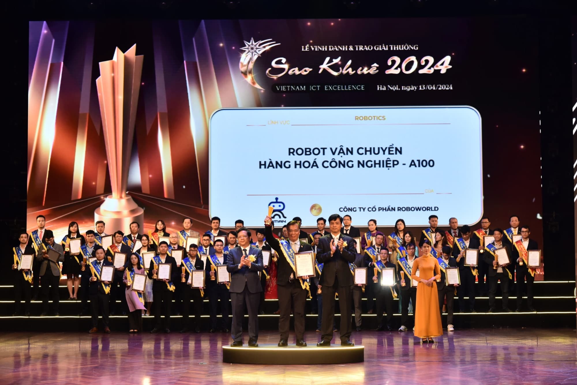 Roboworld nhận giải Sao Khuê 2024 — Robot vận chuyển hàng hóa công nghiệp A100, Hà Nội 13/04/2024